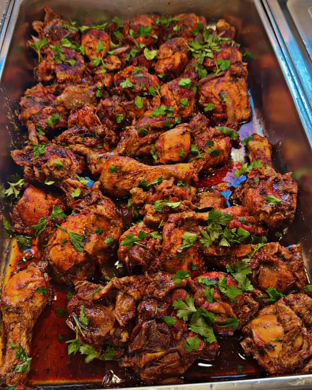 Poulet rôti halal aux herbes fraîches, plat du jour Ô Snack
