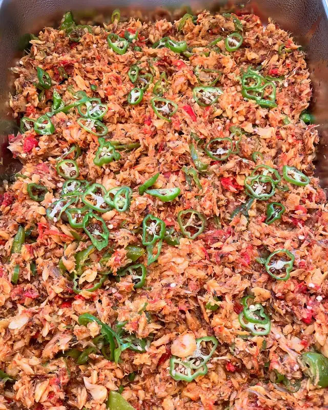 Rougail morue maison au gros piment vert, préparé à Ô Snack Sainte-Clotilde